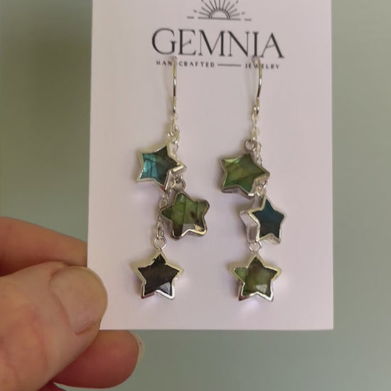 Video of the sterling silver version of the stargazer labradorite earrings. 